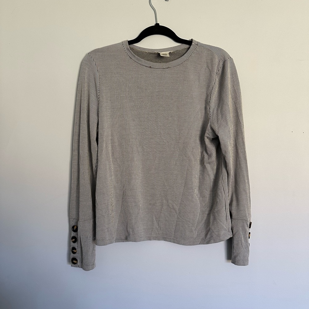 URBAN Romantics Gray Long Sleeve Top